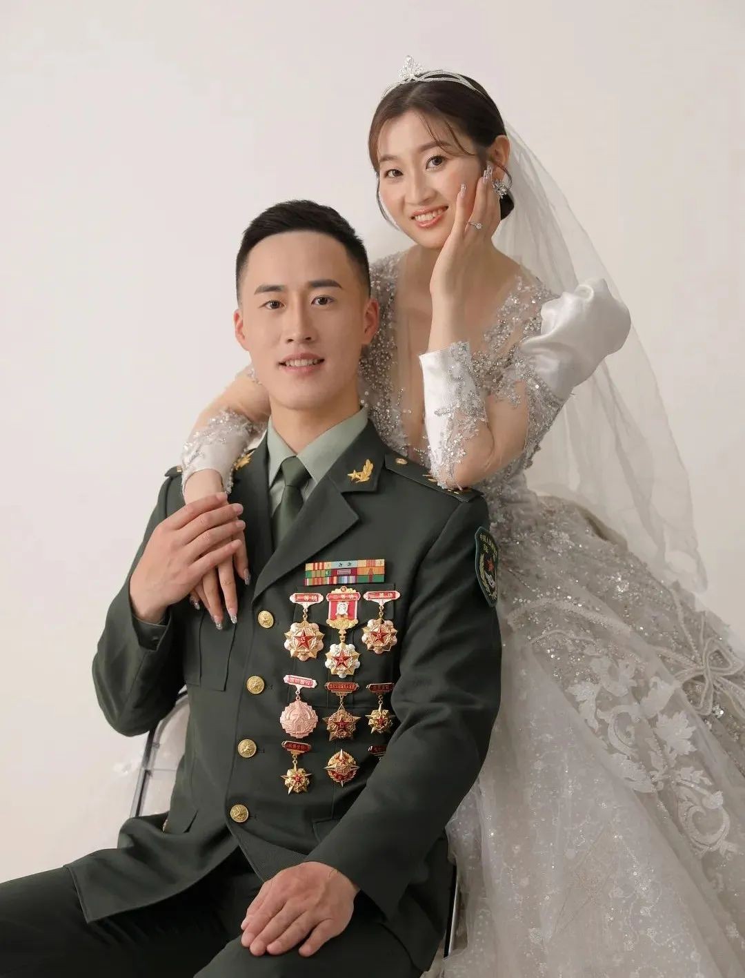 雙喜臨門(mén)！立功喜報送到訂婚現場(chǎng)