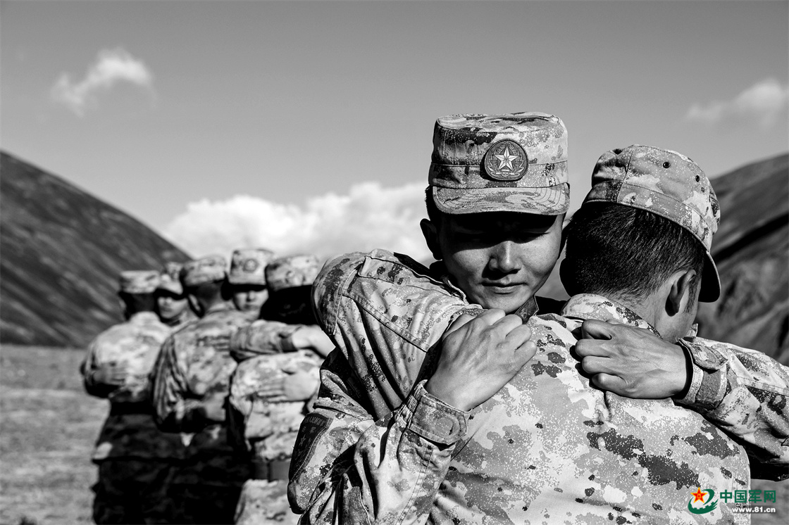 中國邊關(guān)丨雪山腳下，老兵不忍說(shuō)“再見(jiàn)”