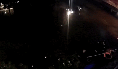 從橋上一躍而下！退役軍人孫逸超，你太帥了！