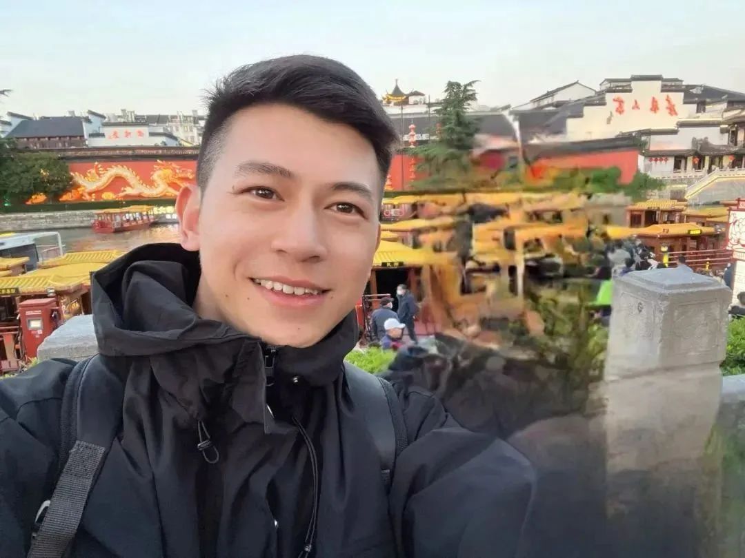 從橋上一躍而下！退役軍人孫逸超，你太帥了！