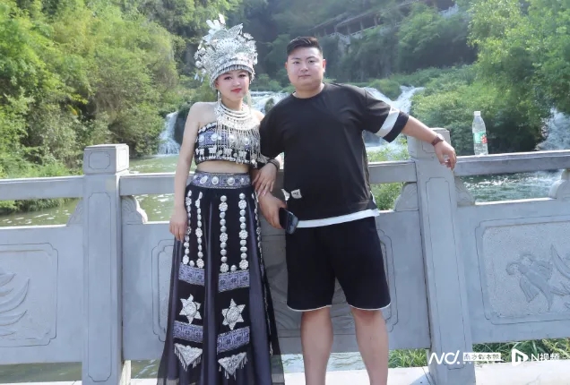 梅大高速上的退役軍人身影