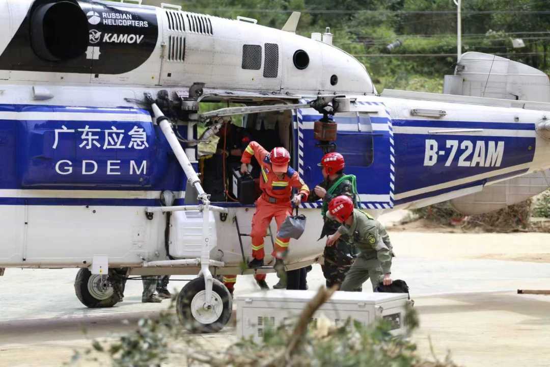 “純粹救援者”的軍人烙印